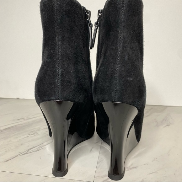 Tory Burch Sculpted Wedge Heel Pointed Toe Black Suede Bootie 6 1/2 M - Picture 4 of 14